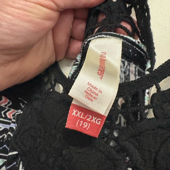 Patterned Black and Pink Women's Top - Picture 4 of 4